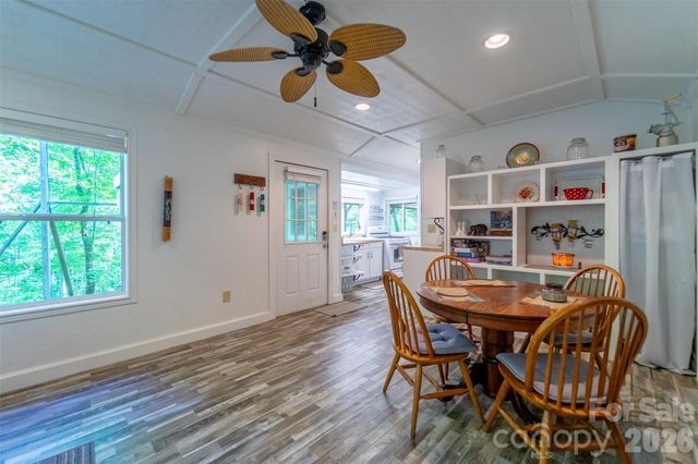 283 Briggs Cove Road, Robbinsville, NC 28771