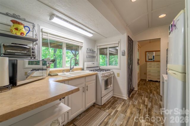 283 Briggs Cove Road, Robbinsville, NC 28771