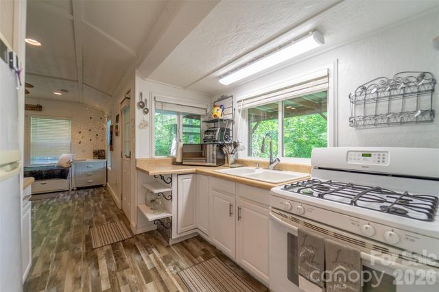 283 Briggs Cove Road, Robbinsville, NC 28771