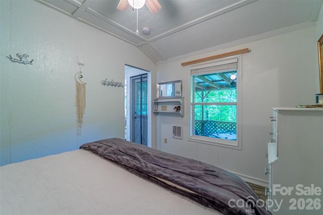 283 Briggs Cove Road, Robbinsville, NC 28771