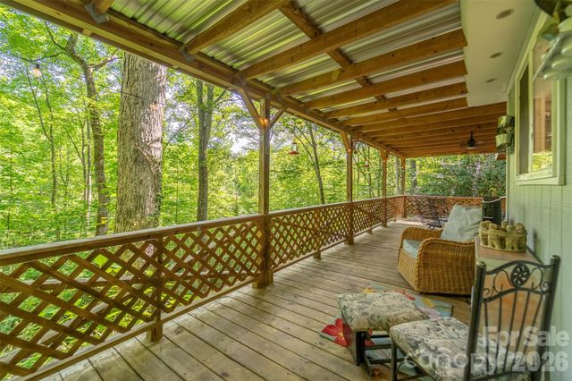283 Briggs Cove Road, Robbinsville, NC 28771