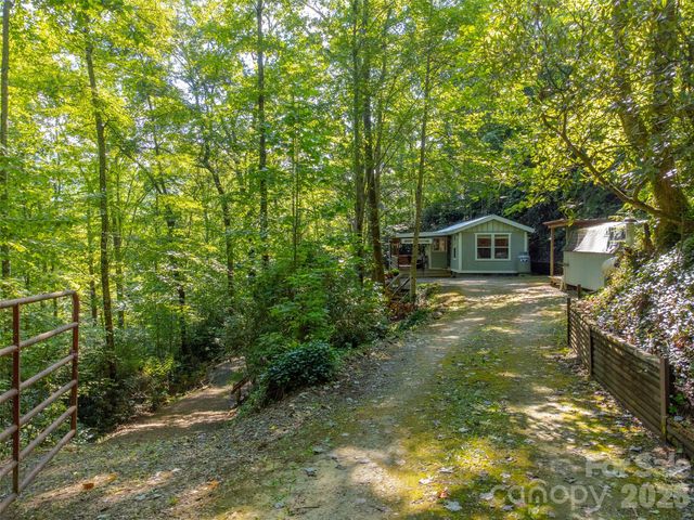 283 Briggs Cove Road, Robbinsville, NC 28771