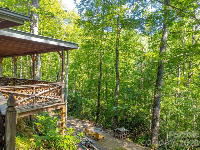 283 Briggs Cove Road, Robbinsville, NC 28771