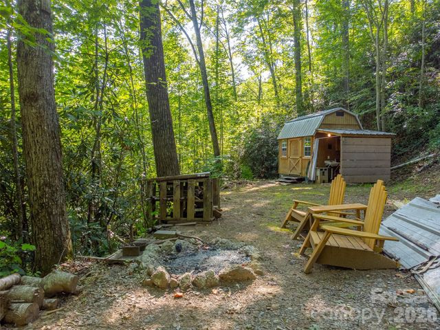 283 Briggs Cove Road, Robbinsville, NC 28771