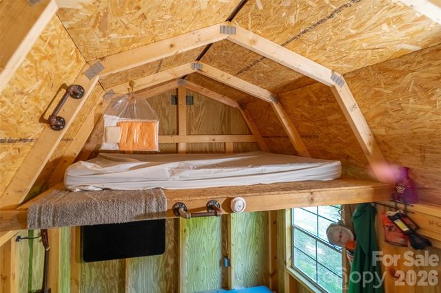 283 Briggs Cove Road, Robbinsville, NC 28771