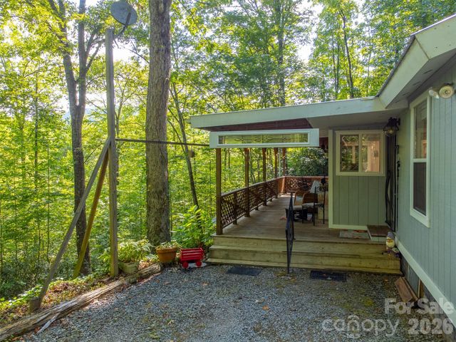 283 Briggs Cove Road, Robbinsville, NC 28771