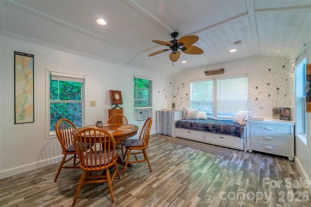 283 Briggs Cove Road, Robbinsville, NC 28771