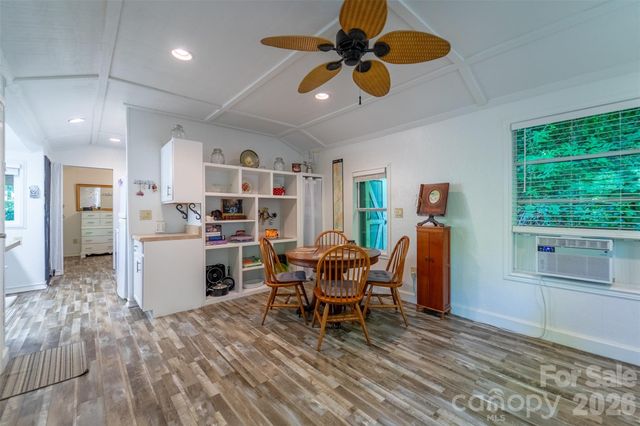 283 Briggs Cove Road, Robbinsville, NC 28771