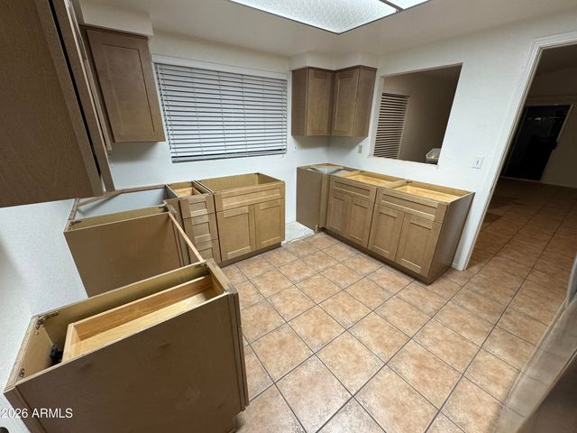 2467 W PARK Avenue, Chandler, AZ 85224