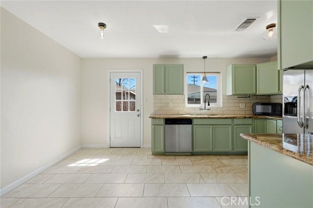 1931 N Douty, Hanford, CA 93230