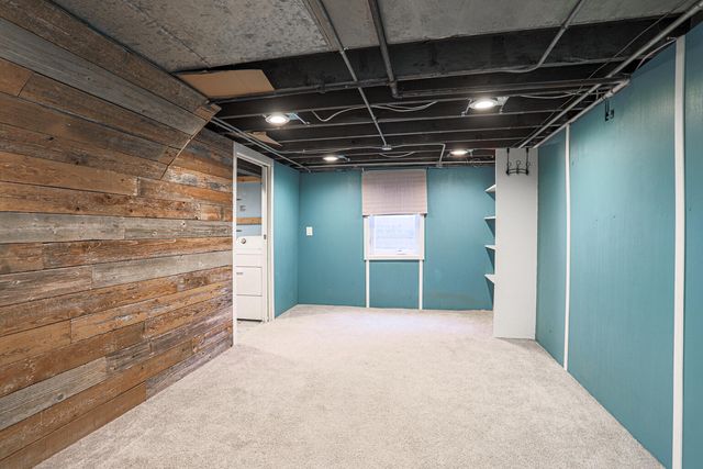 111 LOCUST LODGE Avenue, Council Bluffs, IA 51503