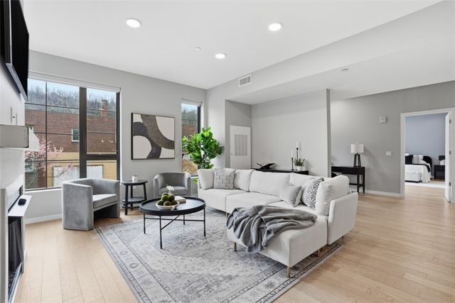 2635 Penn Ave 212, Downtown Pgh, PA 15222