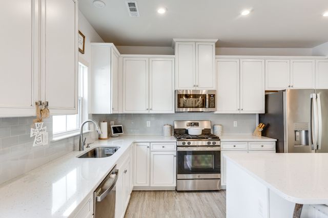 1061 Oglethorpe Dr, Franklin, TN 37064