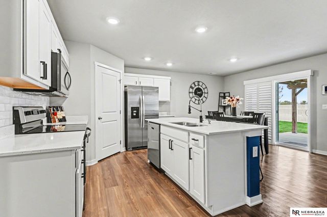 1985 N Kara Way, Fremont, NE 68025