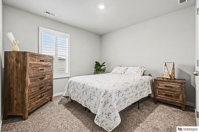 1985 N Kara Way, Fremont, NE 68025