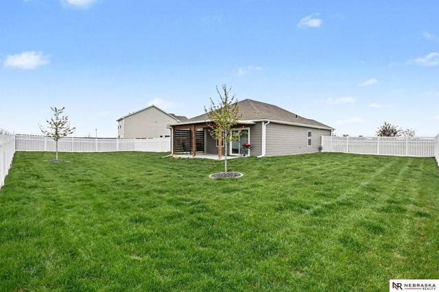 1985 N Kara Way, Fremont, NE 68025