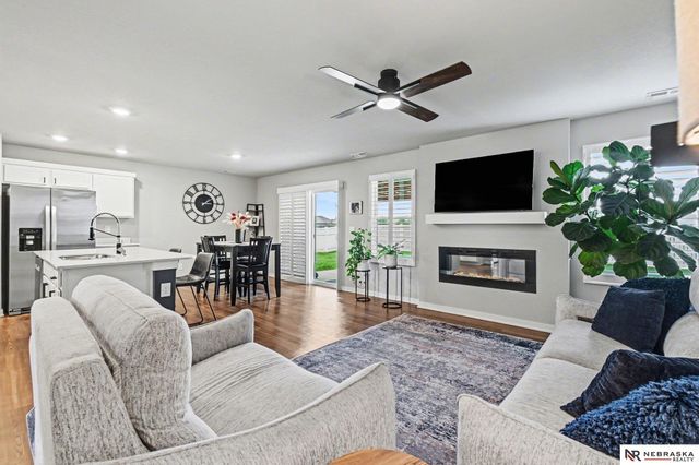 1985 N Kara Way, Fremont, NE 68025