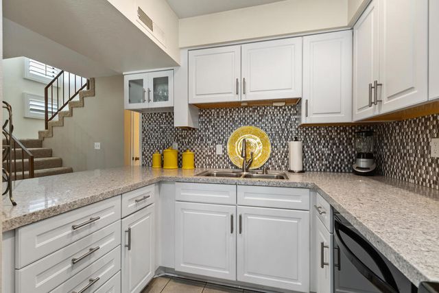 73330 Shadow Mountain Drive 32, Palm Desert, CA 92260