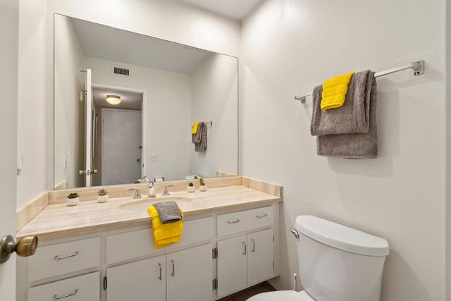 73330 Shadow Mountain Drive 32, Palm Desert, CA 92260