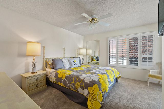 73330 Shadow Mountain Drive 32, Palm Desert, CA 92260