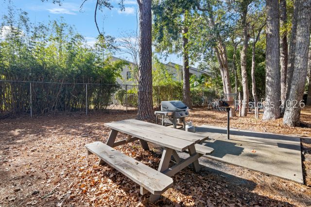45 Folly Field Rd Apt 2J, Hilton Head Island, SC 29928