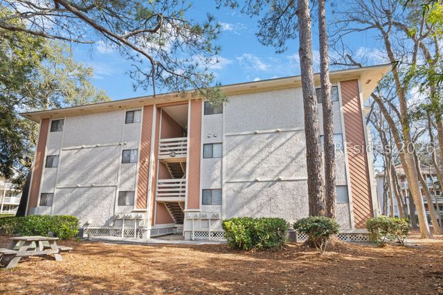 45 Folly Field Rd Apt 2J, Hilton Head Island, SC 29928