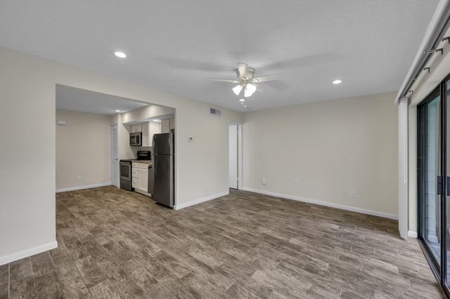 12900 Walden Road 605, Montgomery, TX 77356