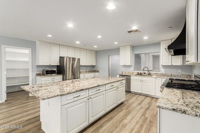 3041 E BACKUS Road, Mesa, AZ 85213