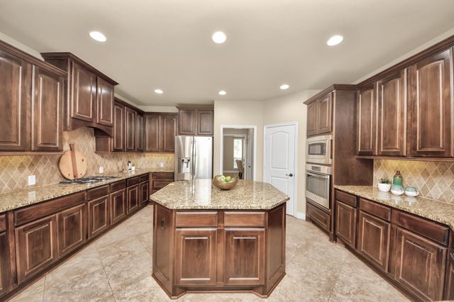 13617 Fountain Mist Drive, Pearland, TX 77584