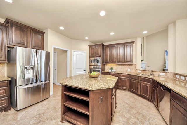 13617 Fountain Mist Drive, Pearland, TX 77584