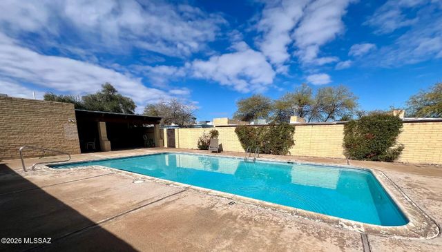 2865 N Fontana Avenue, Tucson, AZ 85705