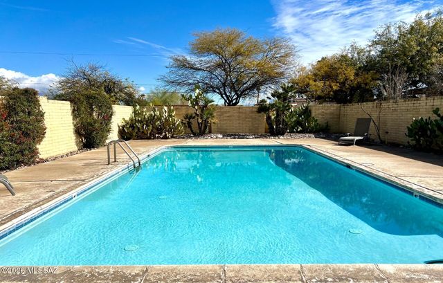 2865 N Fontana Avenue, Tucson, AZ 85705