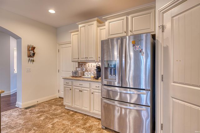 4525 Fieldcrest Place Circle, Newburgh, IN 47630