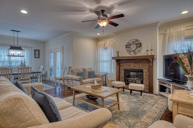 4525 Fieldcrest Place Circle, Newburgh, IN 47630