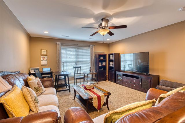 4525 Fieldcrest Place Circle, Newburgh, IN 47630