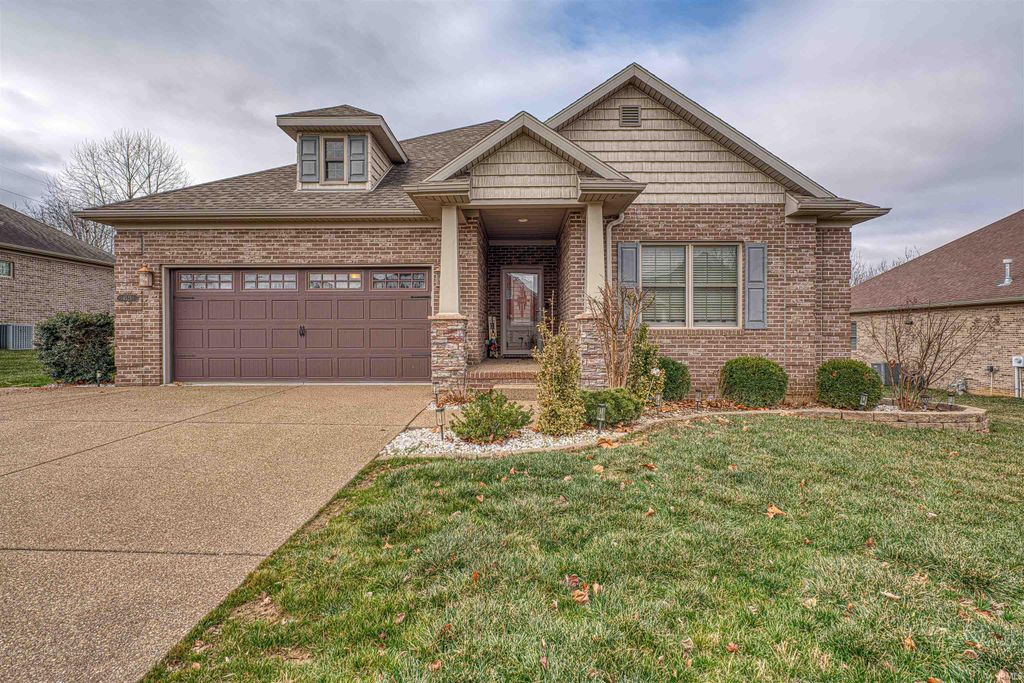 4525 Fieldcrest Place Circle, Newburgh, IN 47630