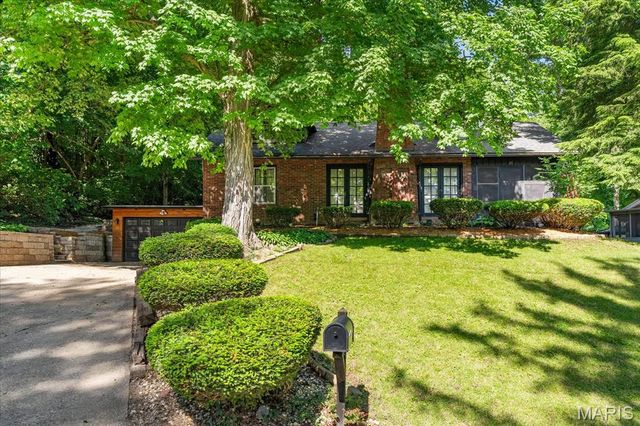 25 Lindorf Drive, Belleville, IL 62223