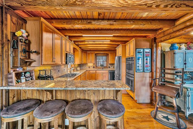 946 High Meadows DR, Wirtz, VA 24184