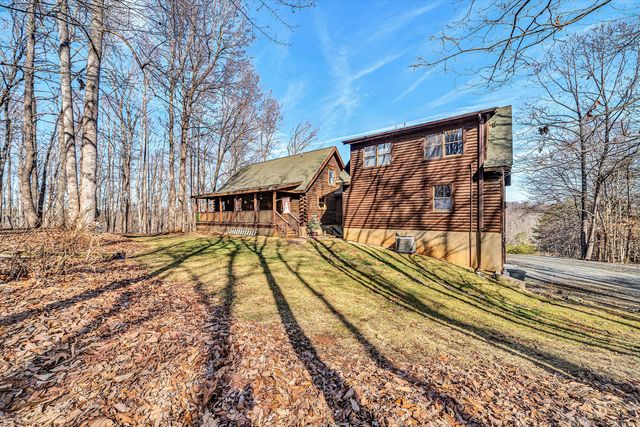 946 High Meadows DR, Wirtz, VA 24184