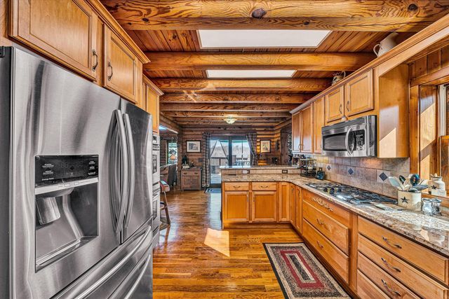 946 High Meadows DR, Wirtz, VA 24184