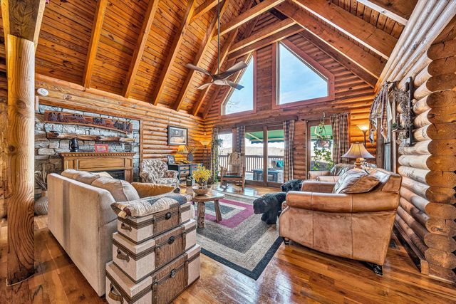 946 High Meadows DR, Wirtz, VA 24184