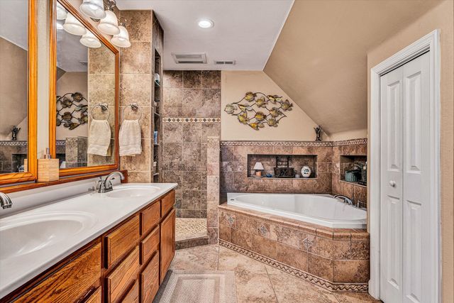 946 High Meadows DR, Wirtz, VA 24184