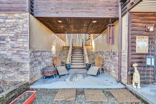 946 High Meadows DR, Wirtz, VA 24184