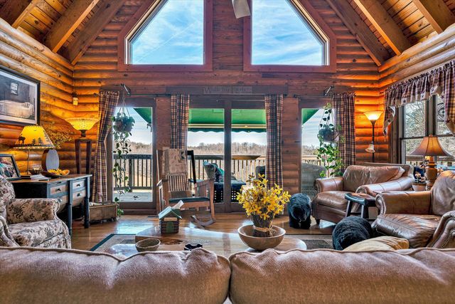 946 High Meadows DR, Wirtz, VA 24184