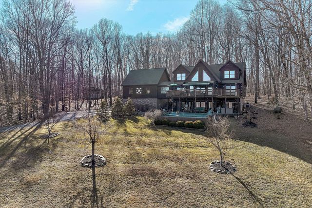 946 High Meadows DR, Wirtz, VA 24184