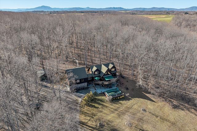 946 High Meadows DR, Wirtz, VA 24184