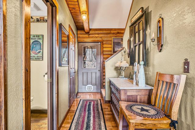 946 High Meadows DR, Wirtz, VA 24184