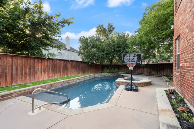 2208 Sheldon Drive, Mckinney, TX 75072