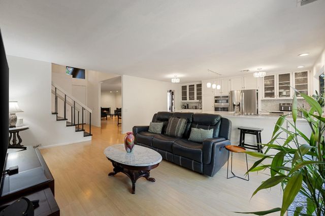 11305 Sutters Mill Cir, Gold River, CA 95670