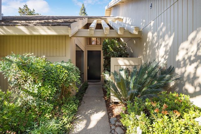 11305 Sutters Mill Cir, Gold River, CA 95670